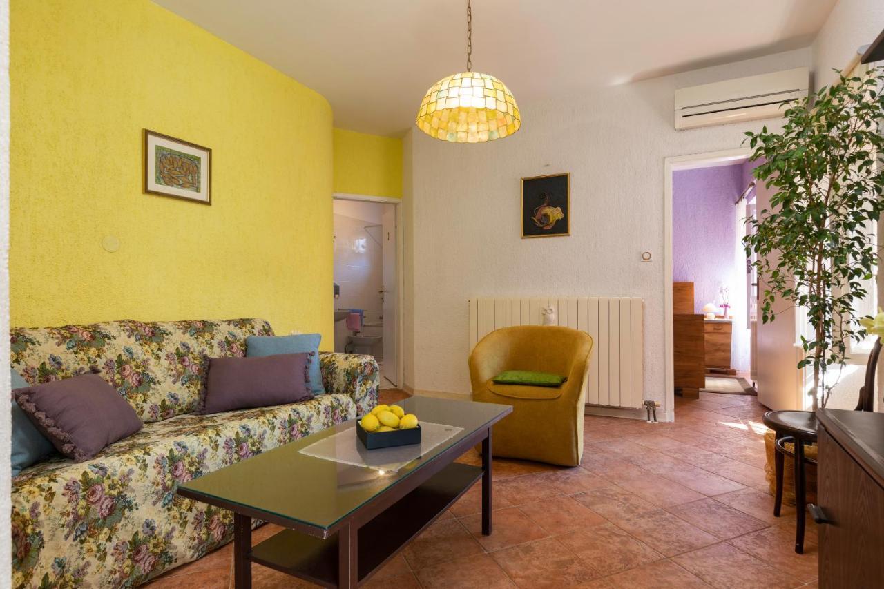 Apartment Below The Stars Ровінь Екстер'єр фото